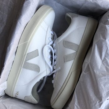 VEJA Fashion-Forward Footwear