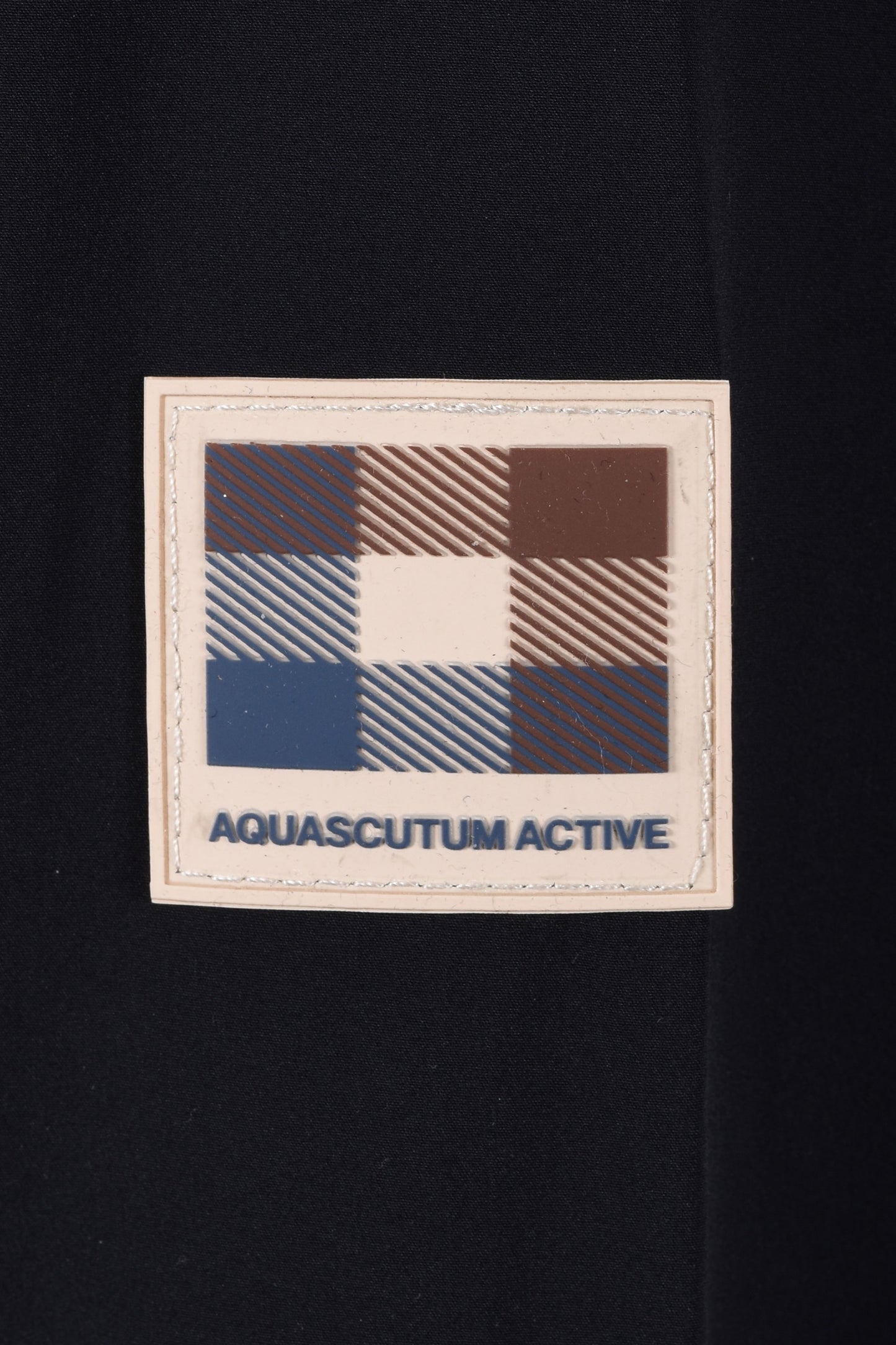 Giacca a vento elasticizzata con cappuccio Aquascutum Active nera