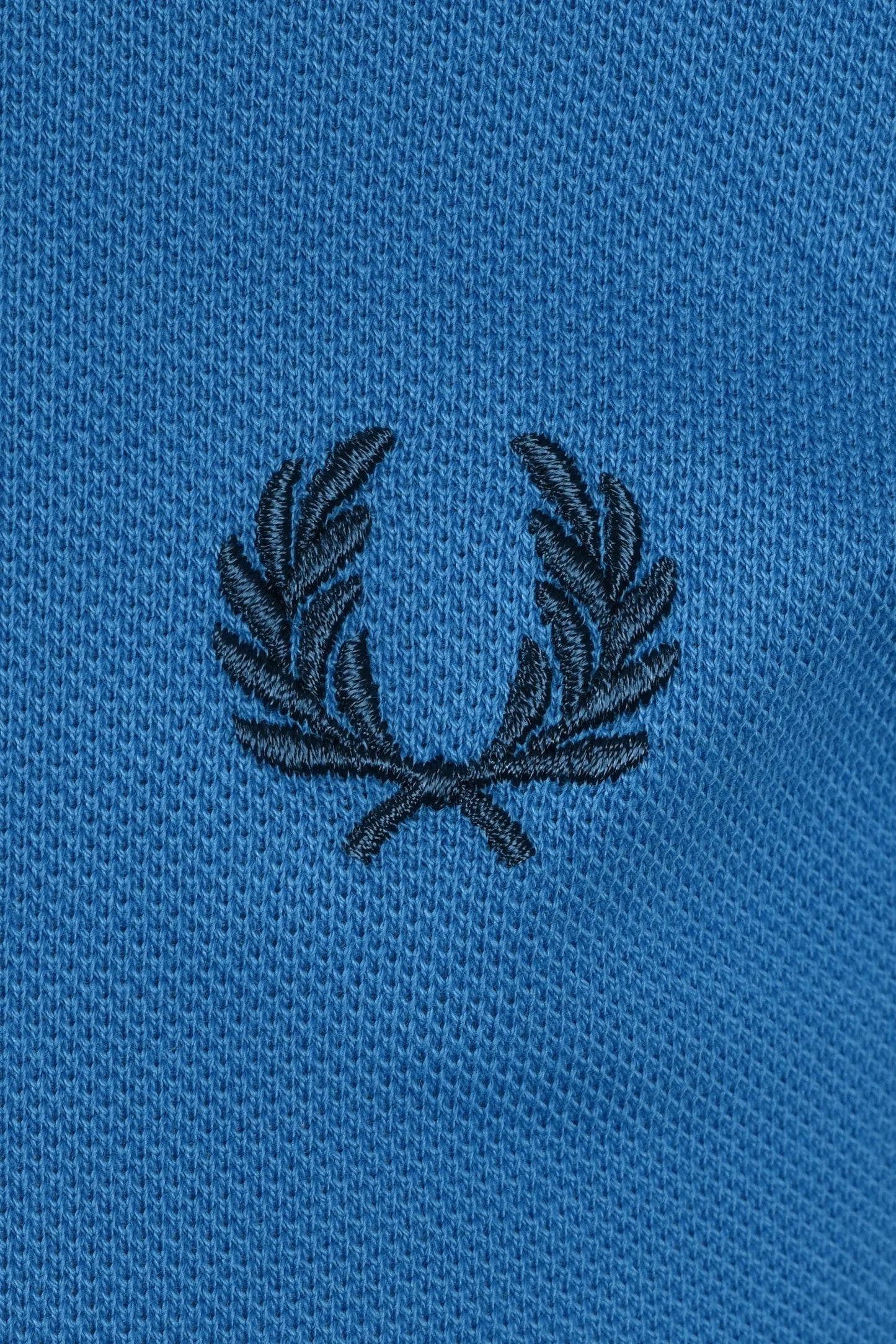 FRED PERRY TWIN TIPPED POLO SHIRT COURT BLUE/SHADED STONE/DARK PETROL Fred Perry