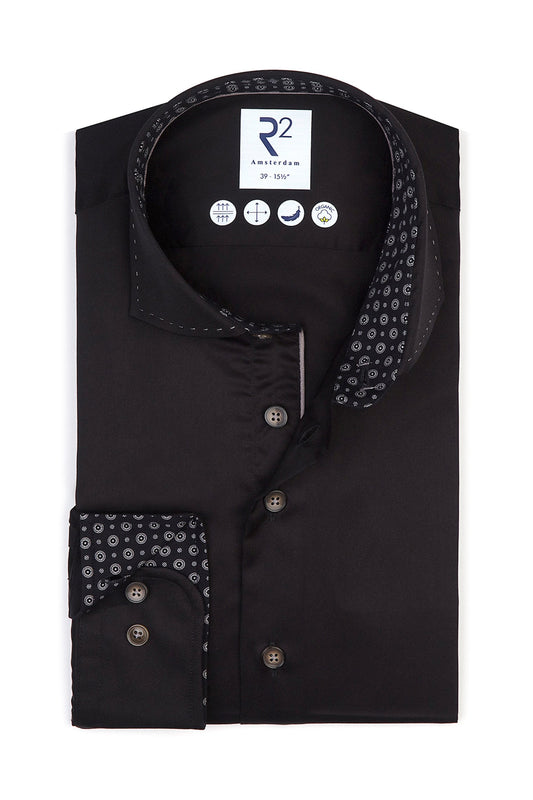 Camicia nera R2 con dettaglio del colletto cucito Nero