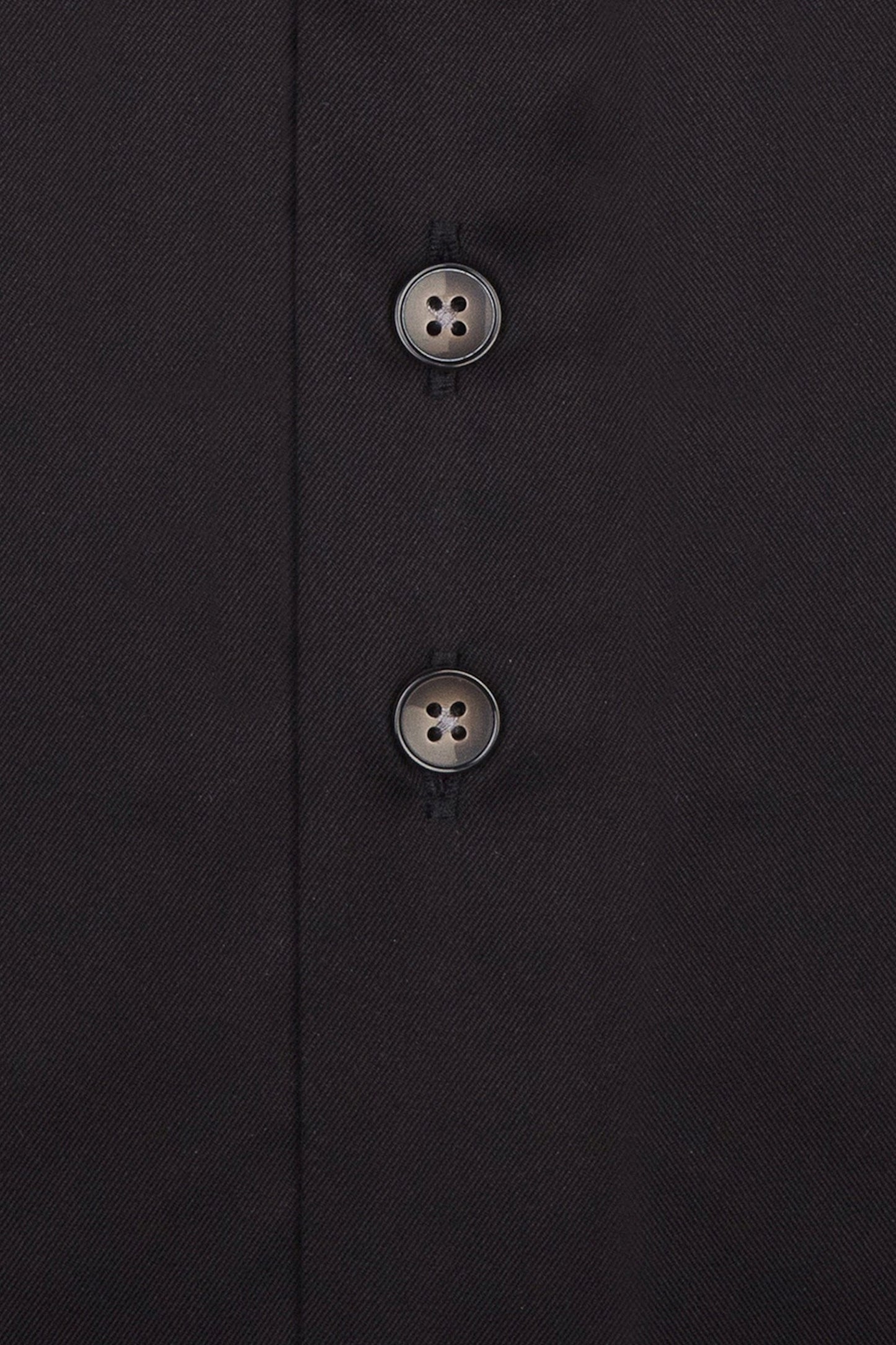 Camicia nera R2 con dettaglio del colletto cucito Nero