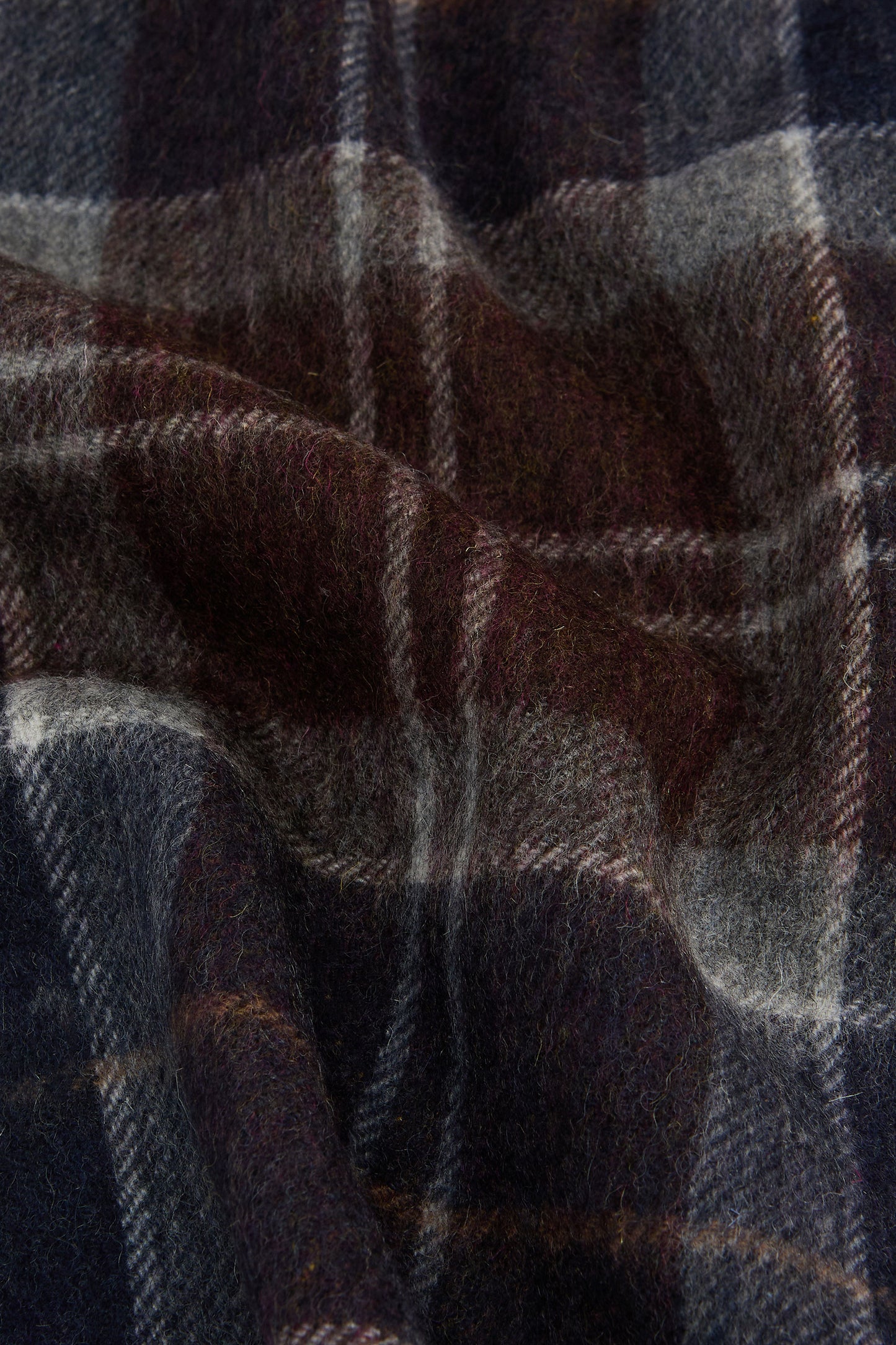 Barbour Braden Scarf Midnight Oak Tartan