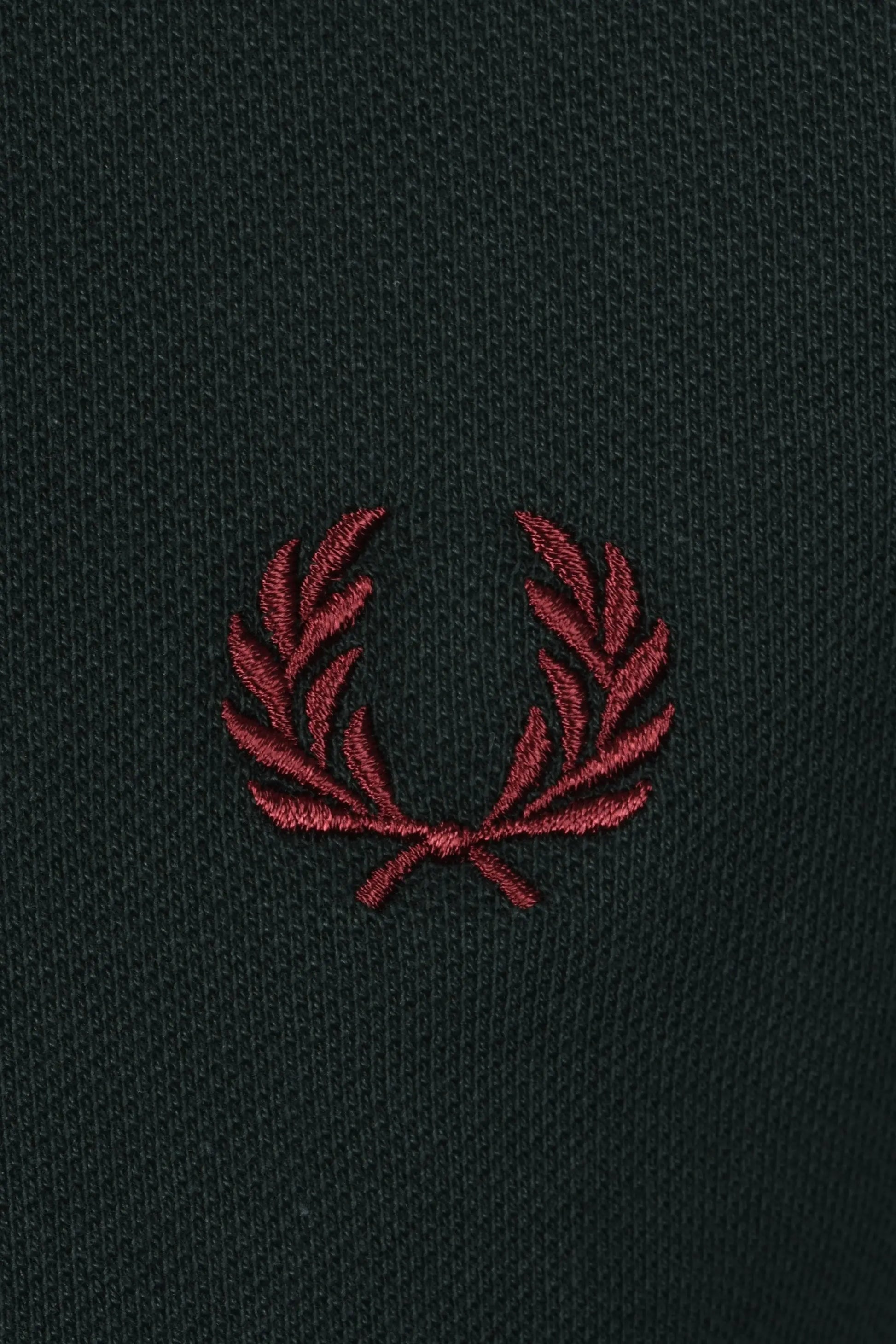 FRED PERRY TWIN TIPPED CUFF T-SHIRT GRASSROOTS Fred Perry