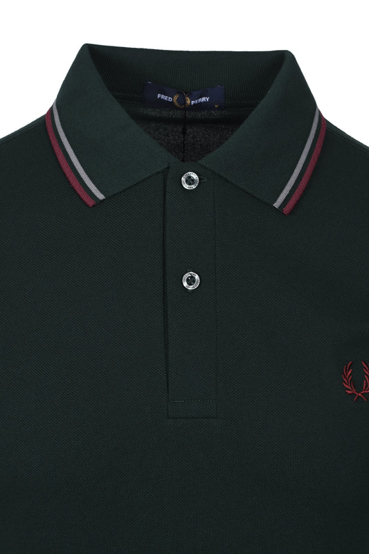 FRED PERRY TWIN TIPPED POLO GRASSROOT/STOCKPORT BLUE/OXBLOOD