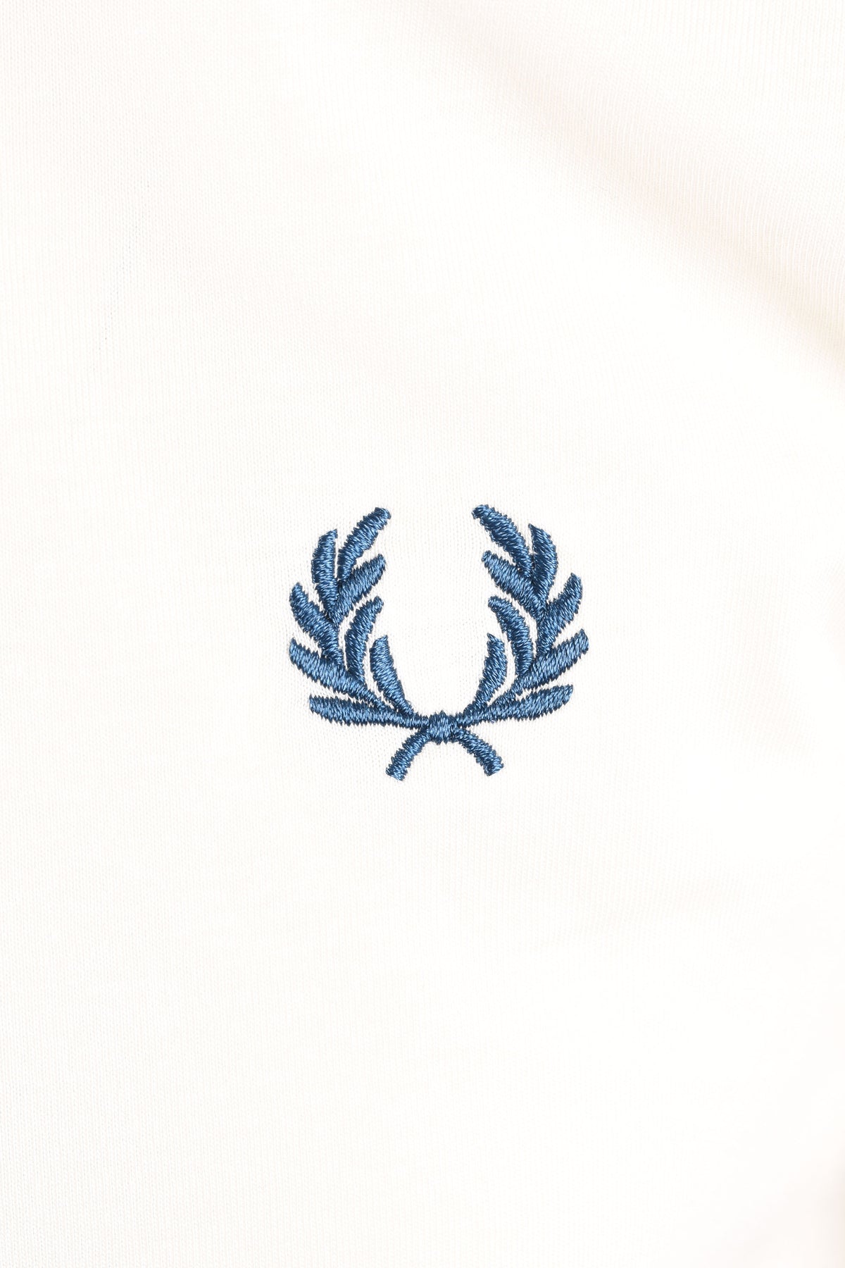 FRED PERRY TWIN TIPPED T-SHIRT ECRU/MOD BLUE